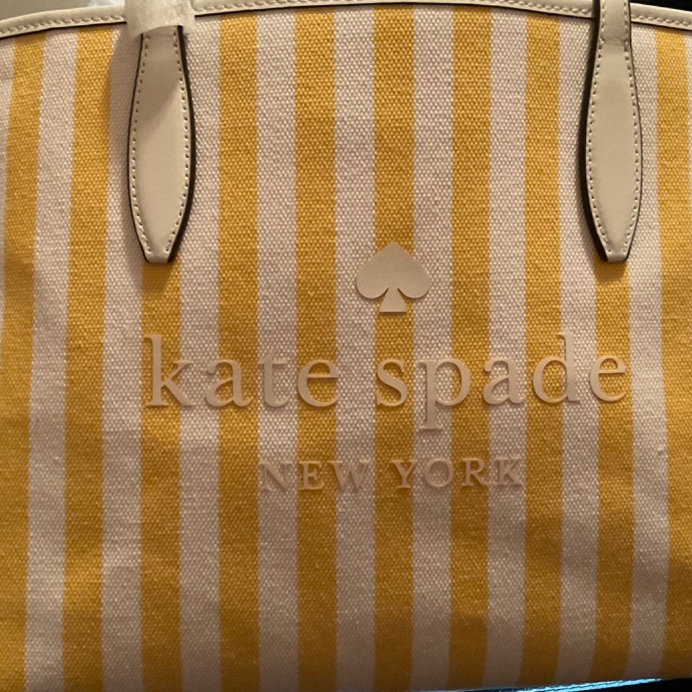 Kate Spade Street Stripe Tote Bag with matching pouch - Picture 7 of 16